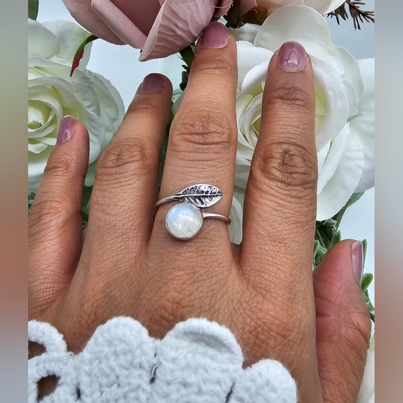 ♥️ CALM LEAF RING - Picture 3 of 7